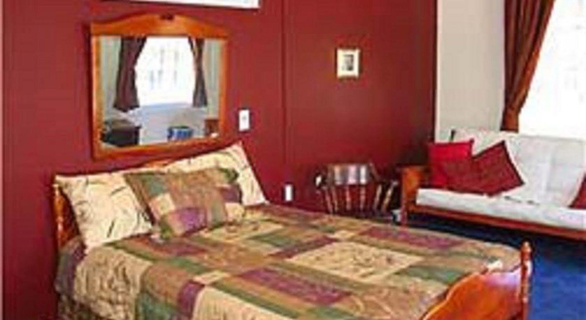 Macarthur Inn Нерроус Номер фото